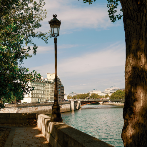 Lampadaire en bords de seine